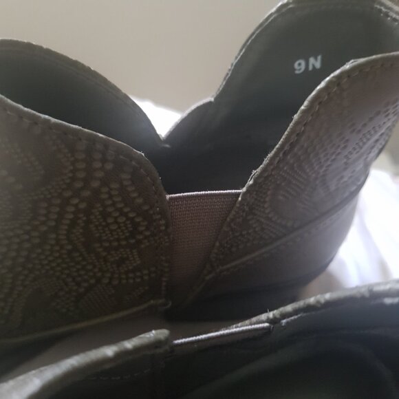 Boots Easy Street - Picture 2 of 3